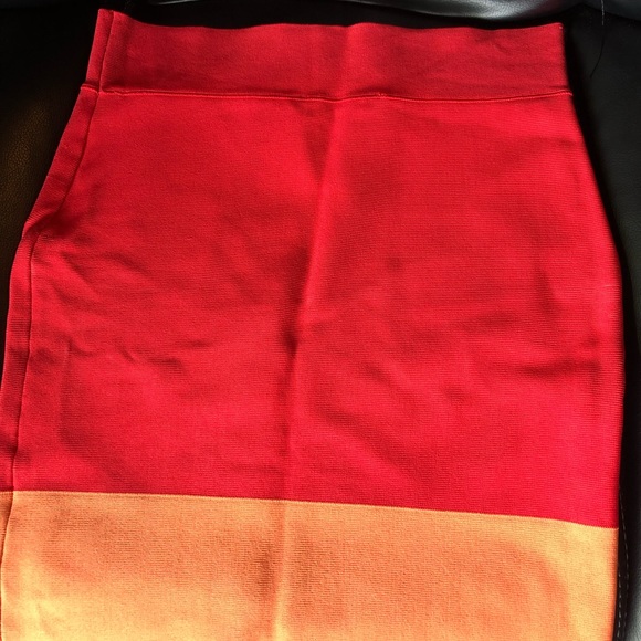 BCBG Maxaria bodycon skirt - Picture 2 of 3